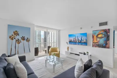 Image de Stunning 3 Beds/2 Baths 34th Floor Corner Unit In Brickell- Pool/Fitness/Parking