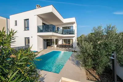 Image de Maison de vacances pour 8 personnes env. 200 qmà Medulin, Istrie (Côte sud de l'Istrie)