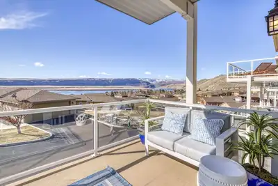 Image de Riverview Townhome, w/ access to hot tub, pools, golf, boat launch & more!