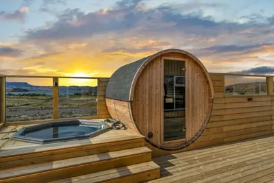 Image de Cozy Cabin w\/ Hot Tub & Sauna - Ultimate Retreat