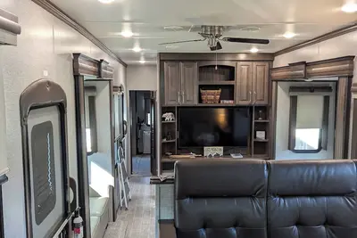 Image de Cozy Rv with WiFi and Ac in Wonderful Spokane, The Bear Den