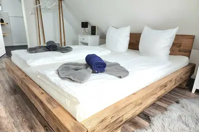 Image de Location-Vue sur Lac-Salle de bain privée séparée-Appartement-Maisonette 9