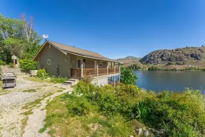 Image de Wapato Lake Waterfront Retreat
