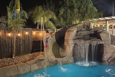 Image de Spacious 5-bedroom house in lovely Antioch with Pool WiFi, Ac