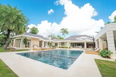 Image de New 6-bedroom villa in Casa de Campo Resort walk to beach with private chef\n!