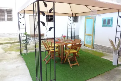 Image de R&R House 5' walk from the Tower! Private interior courtyard! ! !