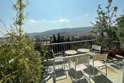 Image de Bird’s Eye View Penthouse ┃ Vue de l'Acropole & Skyline d'Athènes