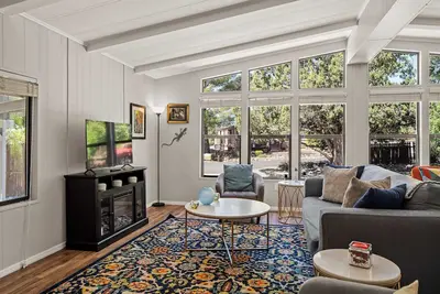 Image de Myrinn – Stargaze Hot Tub Escape, Walk to Trails