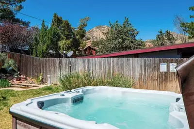 Image de Myrinn – Vista Retreat w/ Hot Tub & Trail Access