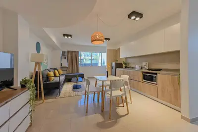 Image de Fliphaus + Mansion Mitre 'A' - 4 pax Duplex Gym & Jacuzzi