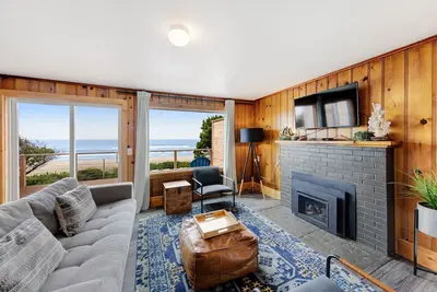 Image de Cape Cod Cottages 3: Oceanfront with hot tub