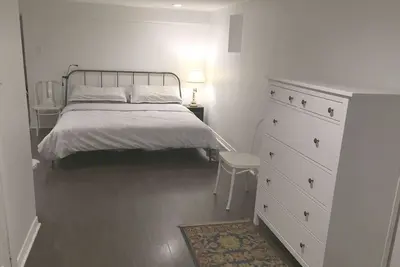 Image de Studio Apartment near the heart of downtown Toronto.