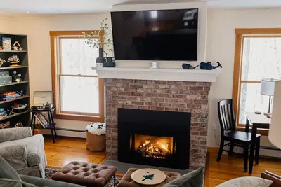 Image de Pemaquid Escape | Curated Comfort + Hot Tub