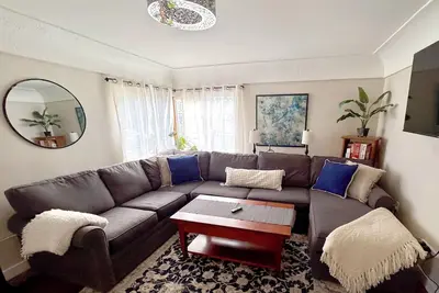 Image de Cozy 2-bedroom apartment in Vancouver walk/bike distance to pubs/shopping!