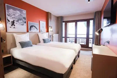 Image de Wifi, à 10m des pistes de ski, piscine, sauna, hammam, balcon, télévision, casier à ski, 29-39m²