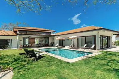 Image de Spectacular Family & Luxury Retreat near Beaches!