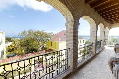 Image de Historic and Beautiful Danish home in Downtown!