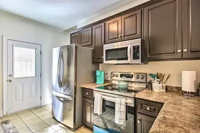 Image de Charming 3-bedroom townhome in lovely Augusta 2. 1 miles from Augusta Nationals