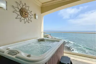 Image de PrivateJacuzzi-LasOlasCondo-Pool&Jacuzzis-Rosarito