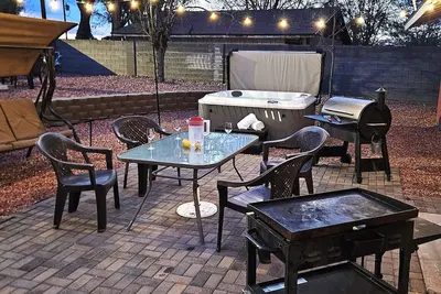 Image de Hot Tub, Kayaks, Grill, Fire Pit, Pet Friendly, Ping Pong, W/D, Brkfst, Sleeps 12