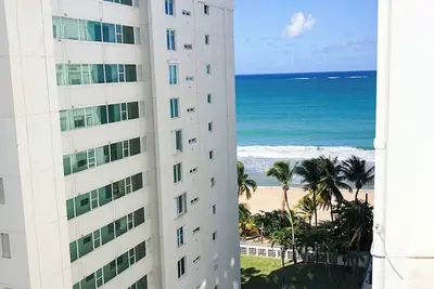 Image de Beachfront Wave at Isla Verde