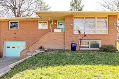 Image de Gathering Place near Medical facilities, Golf, Easily located