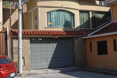 Disfruta de la ciudad, y descansa en un excepcional departamento.