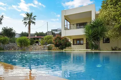 Private Villa with swimming pool and Jacuzzi