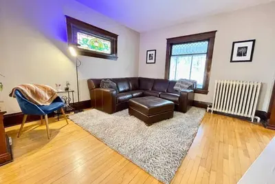 Image de Charming 2 Bedroom apartment with WiFi, Ac, Parking in Central Minneapolis