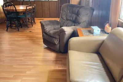 Image de 2-bedroom mobile home in small town Lyman with WiFi. Plenty of parking.