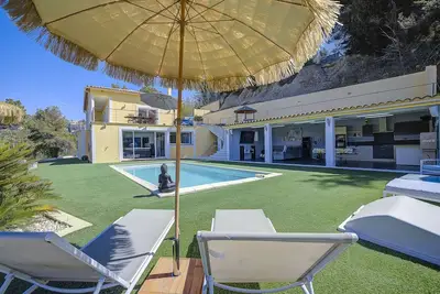 Belle villa 5 pièces avec piscine privée - Nice