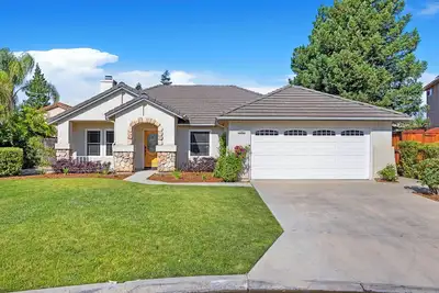 Image de Scandinavian-Inspired Modern Retreat