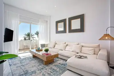 Image de Exclusive 2bd apartment with private terrace in Marbella. Royal Gardens