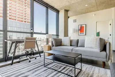 Image de Blueground | West Loop, pool & Ac, near park