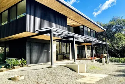 Image de Chic brand new 3-bedroom house, Ac, WiFi in vibrant Tamarindo in gated community