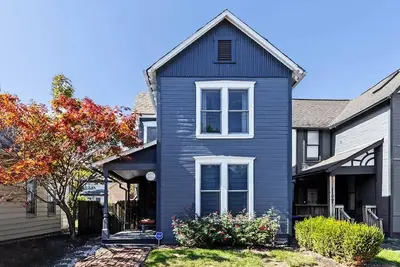 Image de Cozy 2-bedroom Cottage with WiFi & Ac in Italian Village, Columbus