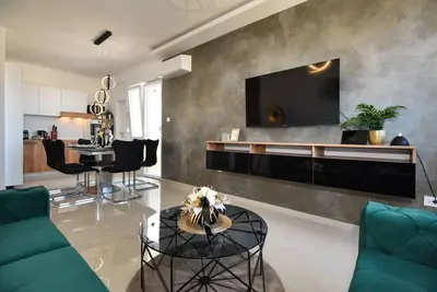 Image de Appartement de deux chambres avec le balcon et la vue sur le mer Zadar (A-23874-a)
