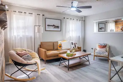 Image de Charming house in brilliant Euless with pool table close to Dfw/At&T stadium