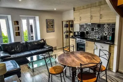 Image de Duplex dans quartier charmant proche centre et toutes commodités, animaux admis