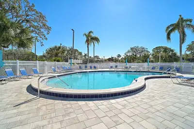 Image de 2 Pools, Hot Tub, 15 Min to Beaches, Near Img, Tennis, Clubhouse & Playground