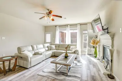 Image de Family-Friendly Home w\/ Yard in Houston Suburbs!