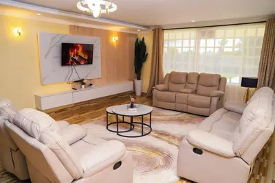 Image de Tranquil 4Bedroom villa with private swimming pool in Naivasha