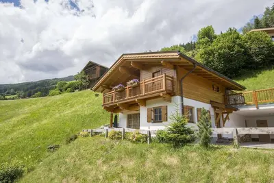 Image de Chalet confortable avec sauna près de Königsleiten