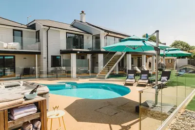 Image de Indulge in ultimate coastal luxury at Heron House