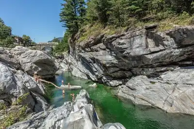 Image de Agréable appartement de vacances avec vue sur la nature et la rivière Maggia