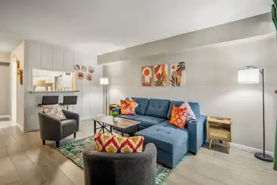 Image de Towne Plaza Apartments #111 in the Galleria Area