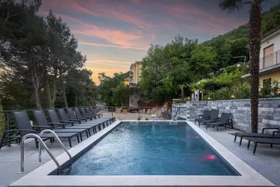 Image de New! Villa with 6 Bedrooms and Heated Pool