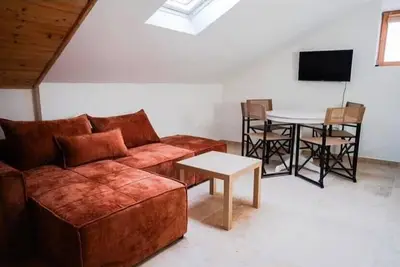 Image de Second Floor Apartment for 5 People – Pirovac