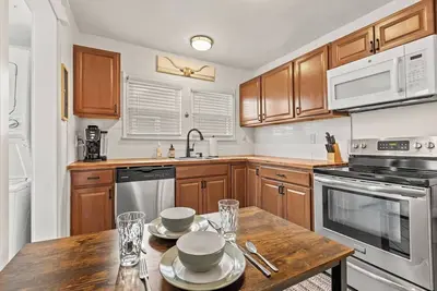 Image de Stay in a newly renovated home in the heart of Dtown Lexington