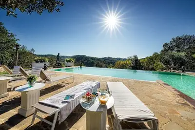 Image de Large Tuscan Villa near Florence with Private Pool, WiFi, Ac, sleeps up to 21